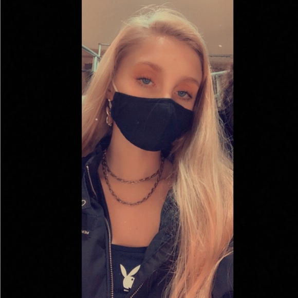 Meet your Posher, Alyssa - Picture 5 of 6